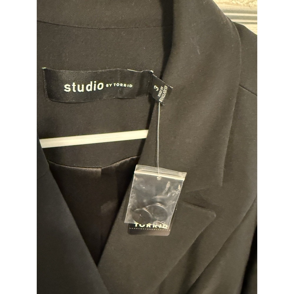 Torrid Soho Studio Refined Crepe Blazer Black Plus 3 3X 22-24 - Picture 5 of 6